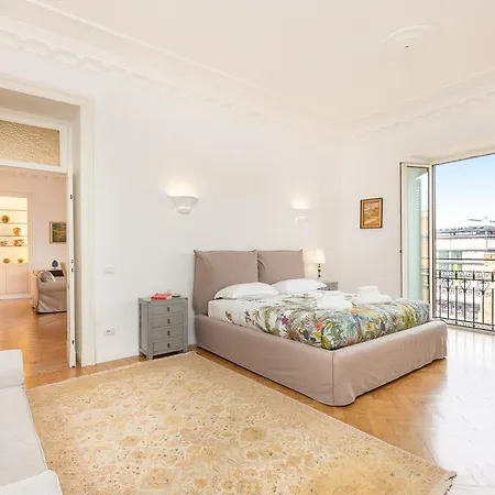 Amazing Piazza Fiume Apartament